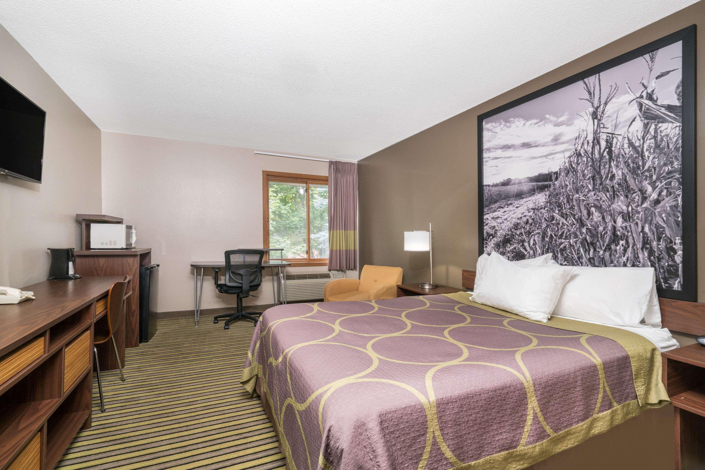 Super 8 By Wyndham St. Cloud Motel Bagian luar foto