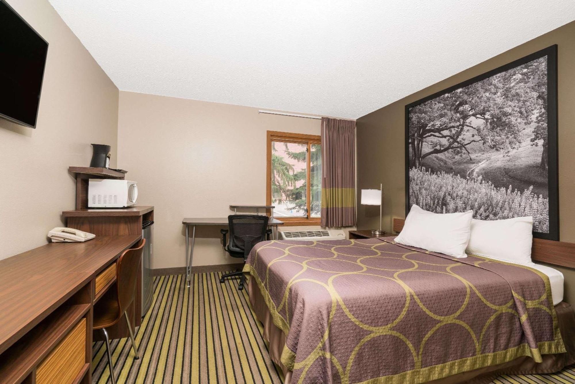 Super 8 By Wyndham St. Cloud Motel Bagian luar foto